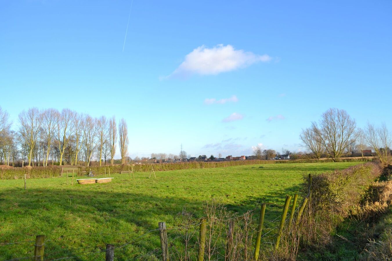 Te renoveren hoeve te St-Pauwels op 1,37Ha 