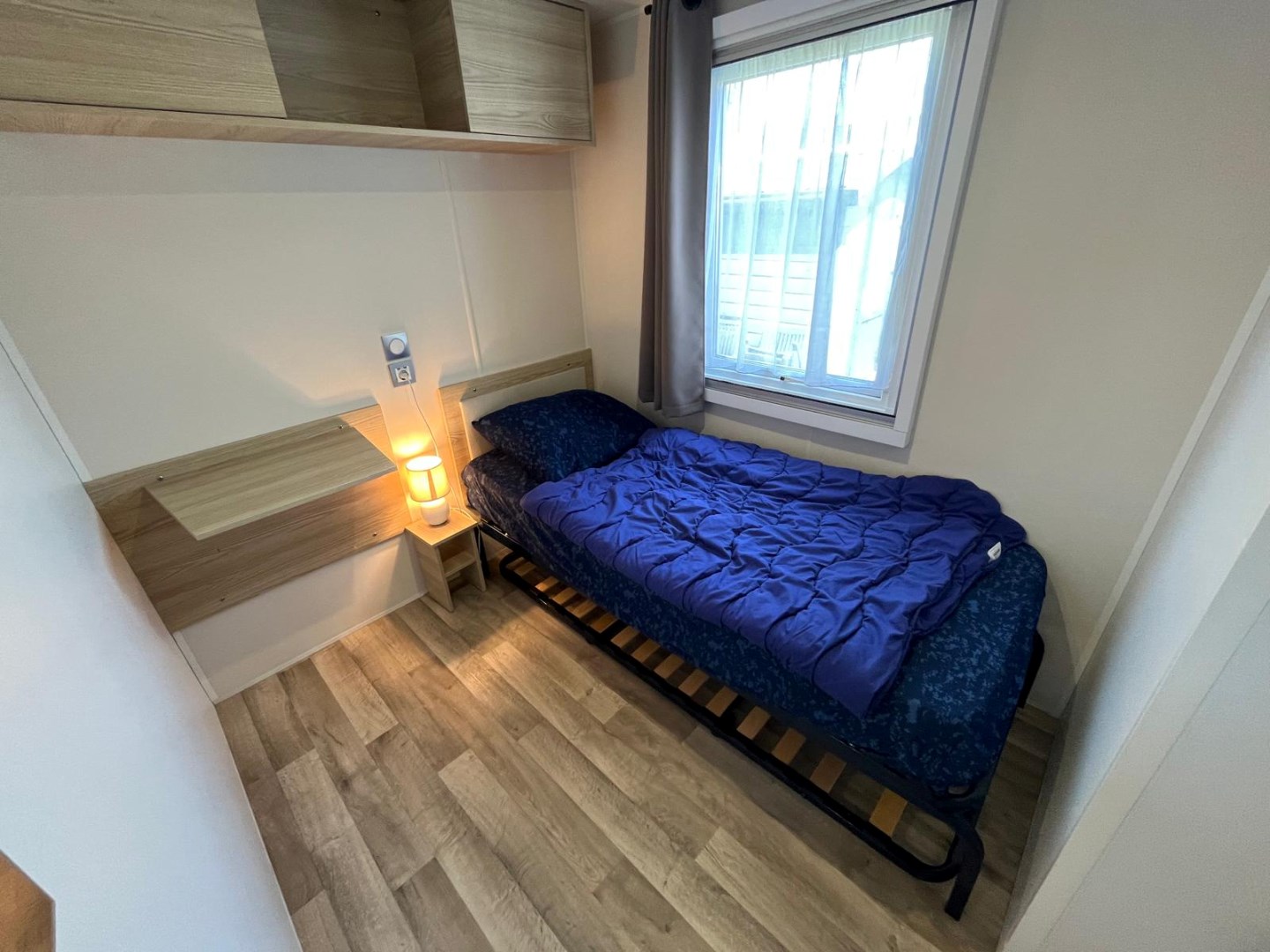 Zeer net, vrijwel nieuw vakantie-chalet (nr. JD12) aan de rand het Vakantiepark In de Bongerd te Oostkapelle, op loopafstand van het gezellige centrum van het dorp en natuurgebied de Manteling met aan 