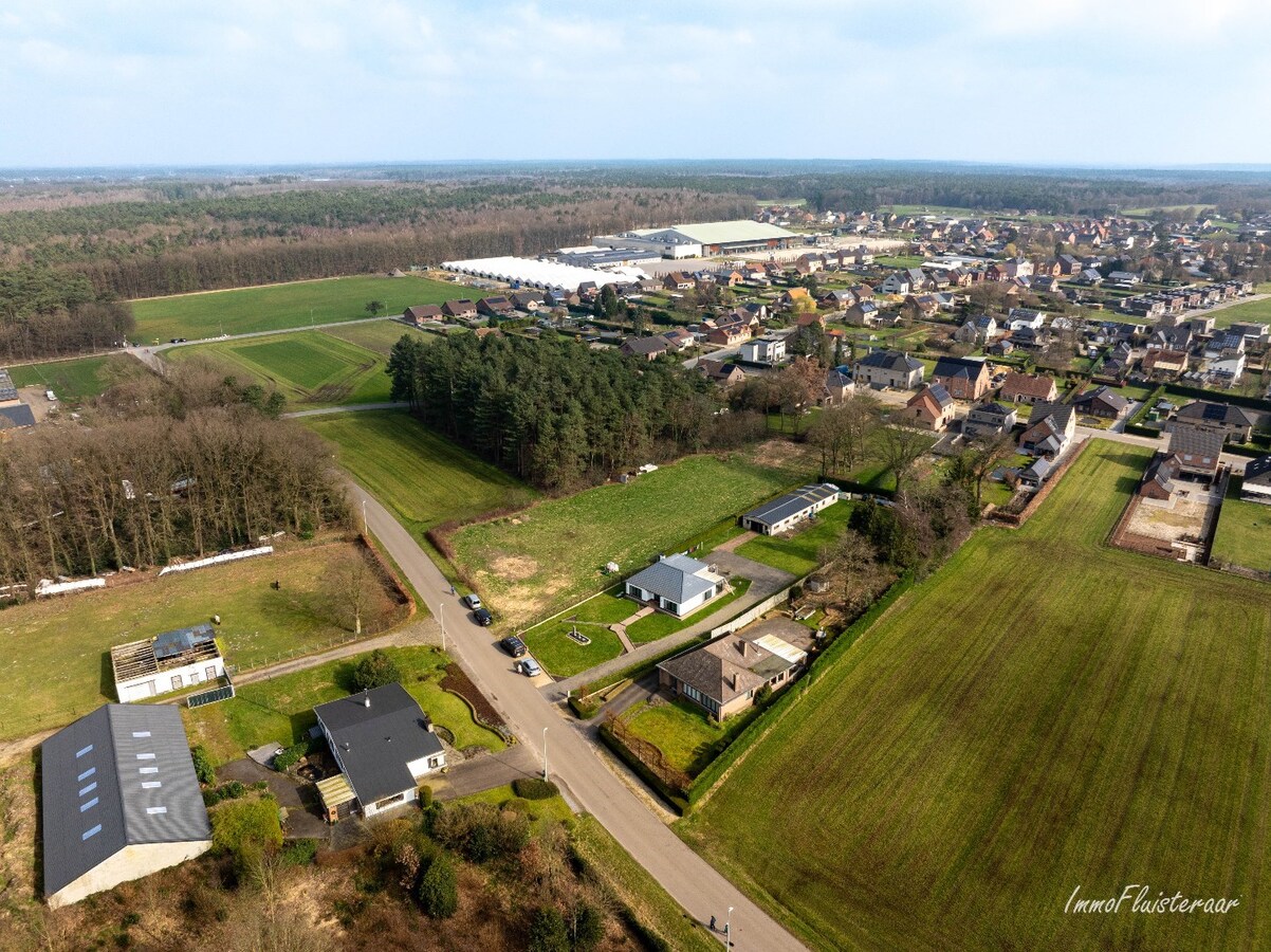 Rural house on approximately 21 acres in Oudsbergen (Opglabbeek) 