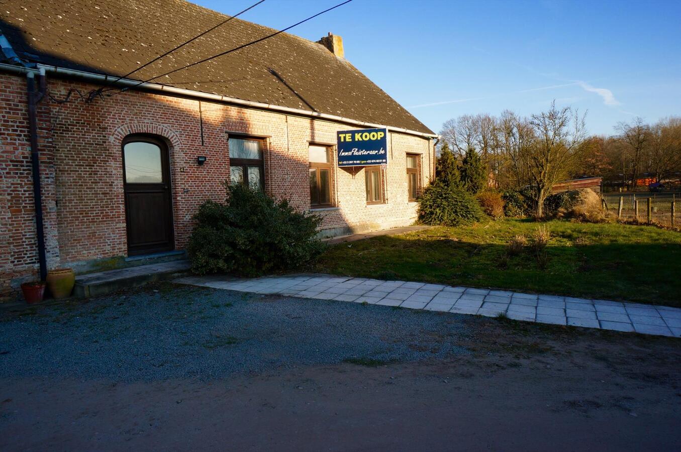 Te renoveren hoeve op ca. 2 ha te Nijlen 