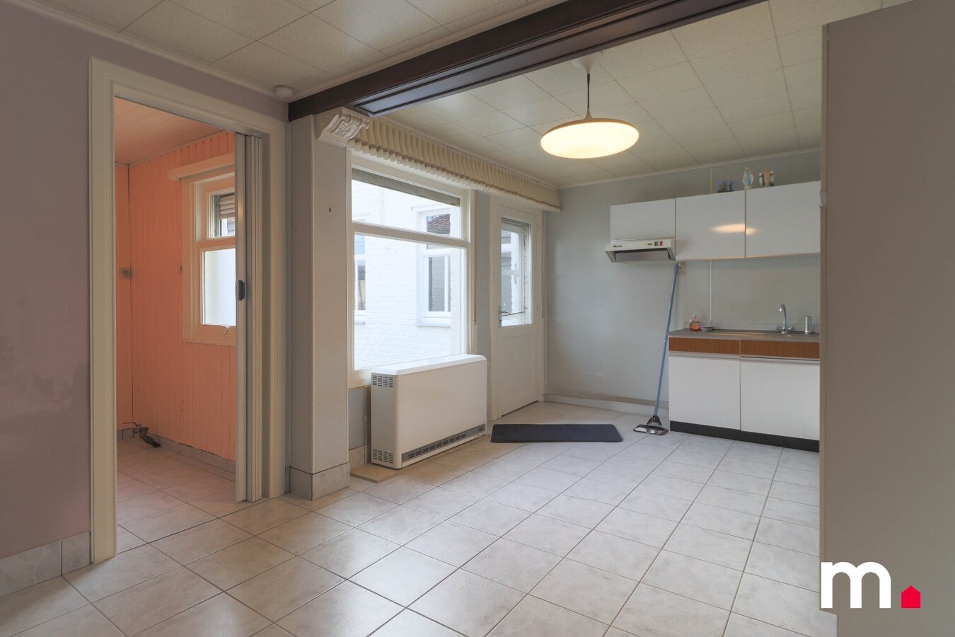 Goed gelegen woning met 3 slaapkamers en loods (150 m2)  te Deerlijk ! 