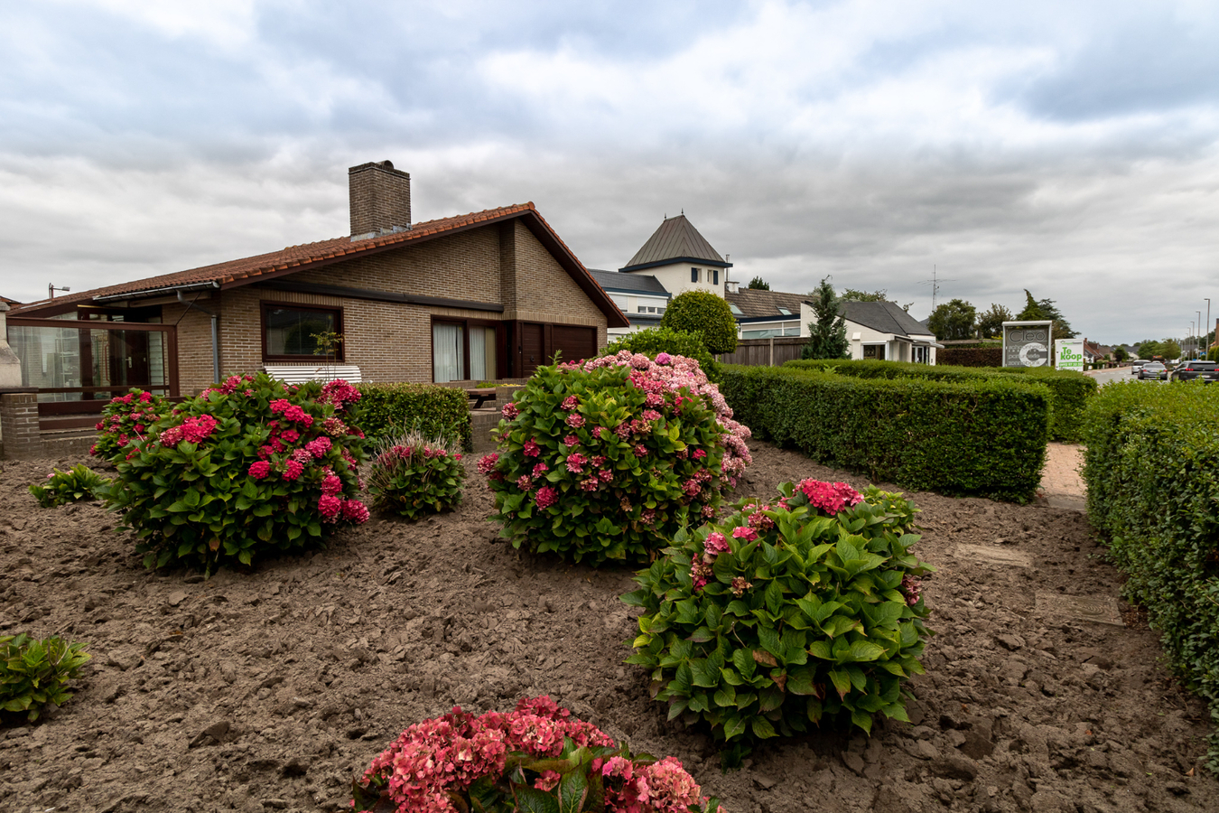 Vrijstaande woning op 696 m&#178; op centrale locatie te Koekelare 