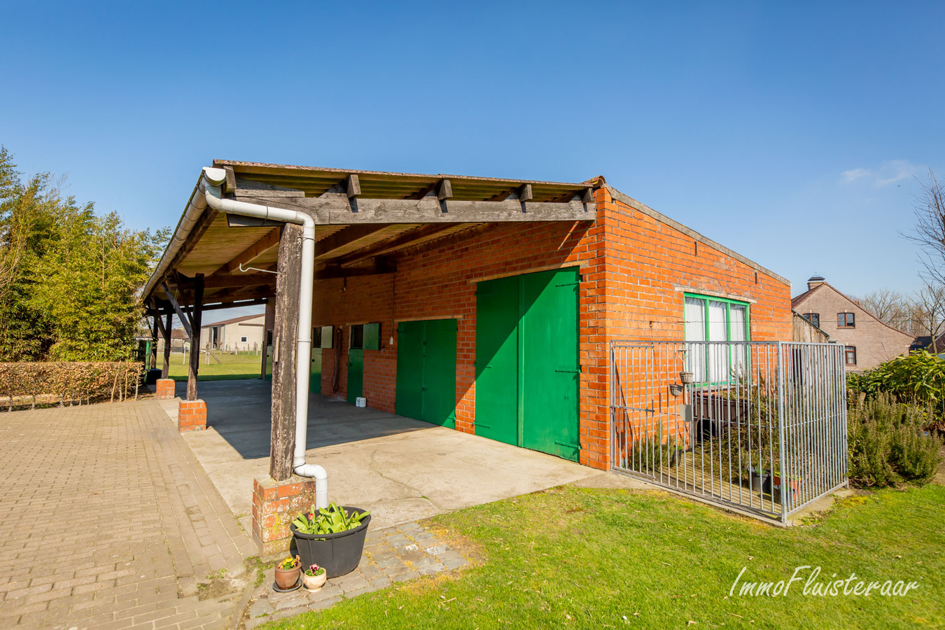 Charmante woning met bijgebouw en aanpalende weides op 7.240m&#178;. 