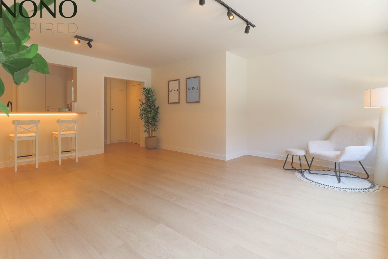 TOPLIGGING : Instapklaar 2 slaapkamer appartement met garage, terras en berging ! 