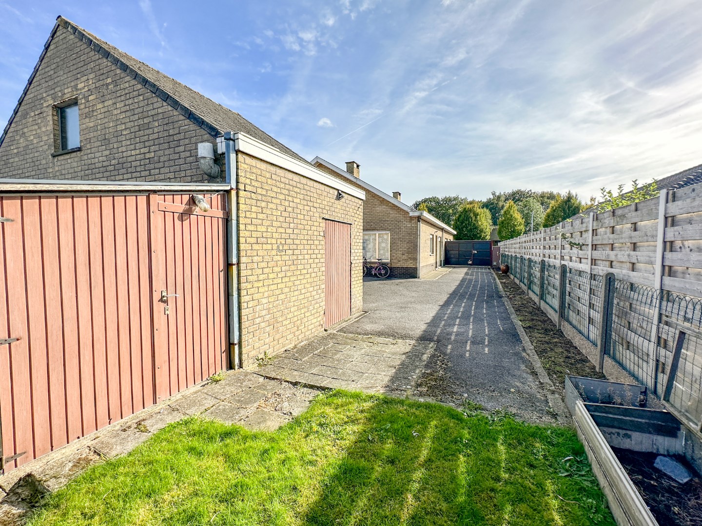 Vrijstaande woning, 4 slp, perceel 822 m&#178;, Eernegem 