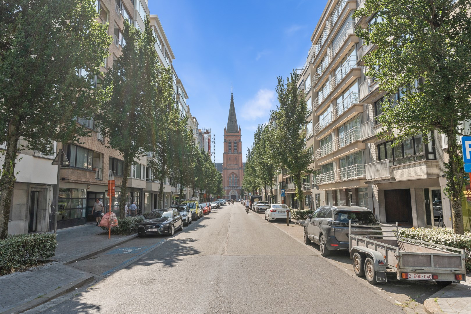 RUIM APPARTEMENT MET 2 SLAAPKAMERS IN CENTRUM OOSTENDE 