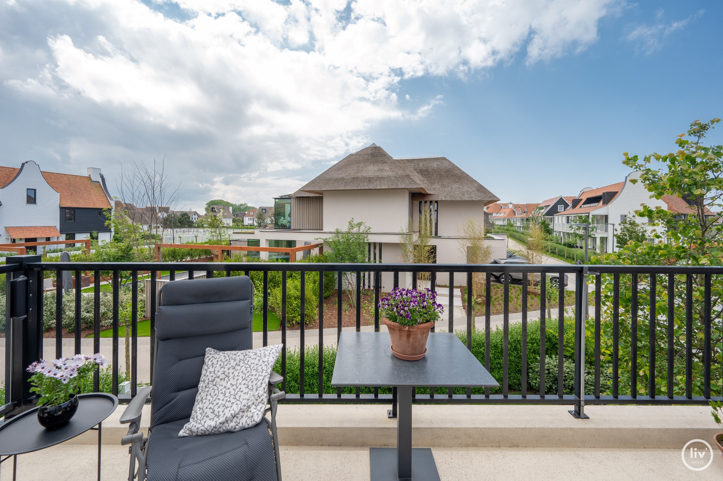 Magnifique appartement d&#39;angle avec beaucoup de lumi&#232;re naturelle situ&#233; dans une petite r&#233;sidence de villas &#224; Duinenwater. 