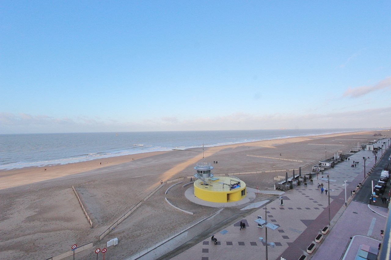 Appartement meubl&#233; de 3 chambres avec vue frontale sur la mer. Id&#233;al comme r&#233;sidence secondaire. 