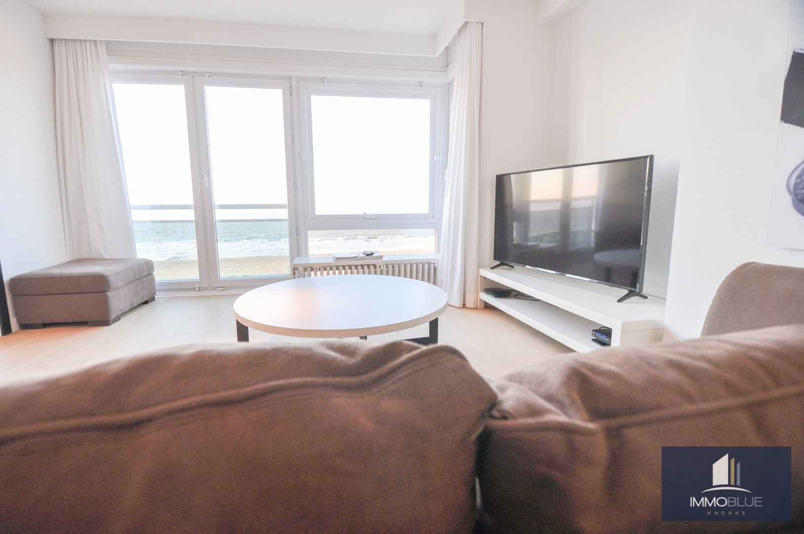 Appartement met frontaal zeezicht gelegen nabij het Albertplein. 