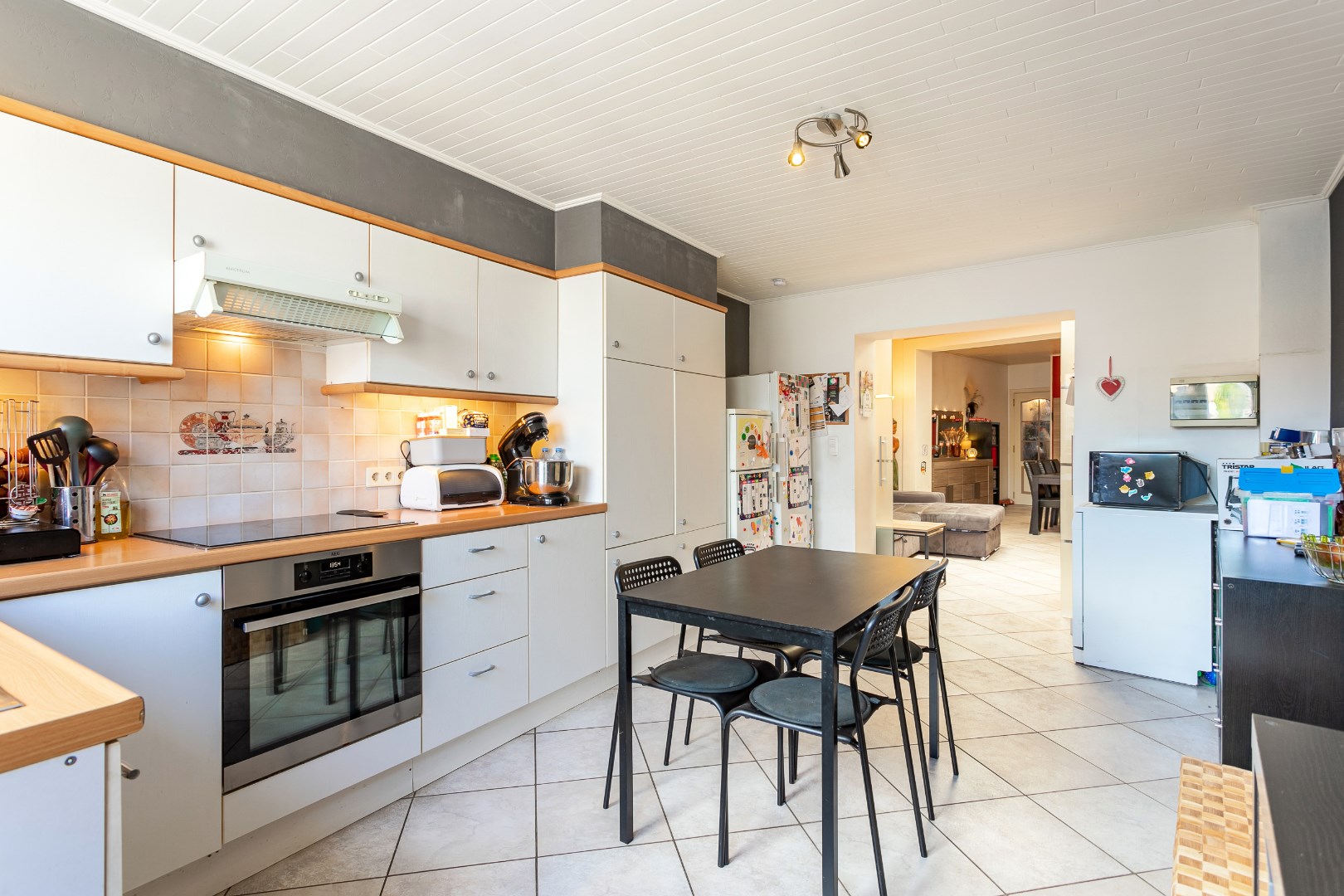 Instapklare woning met 3 slaapkamers, bureau en tuin in Halle 