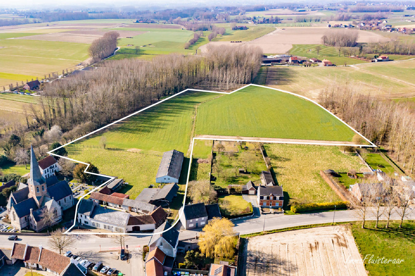 Karaktervolle eigendom met tal van mogelijkheden op ca. 3,5ha te Baaigem 