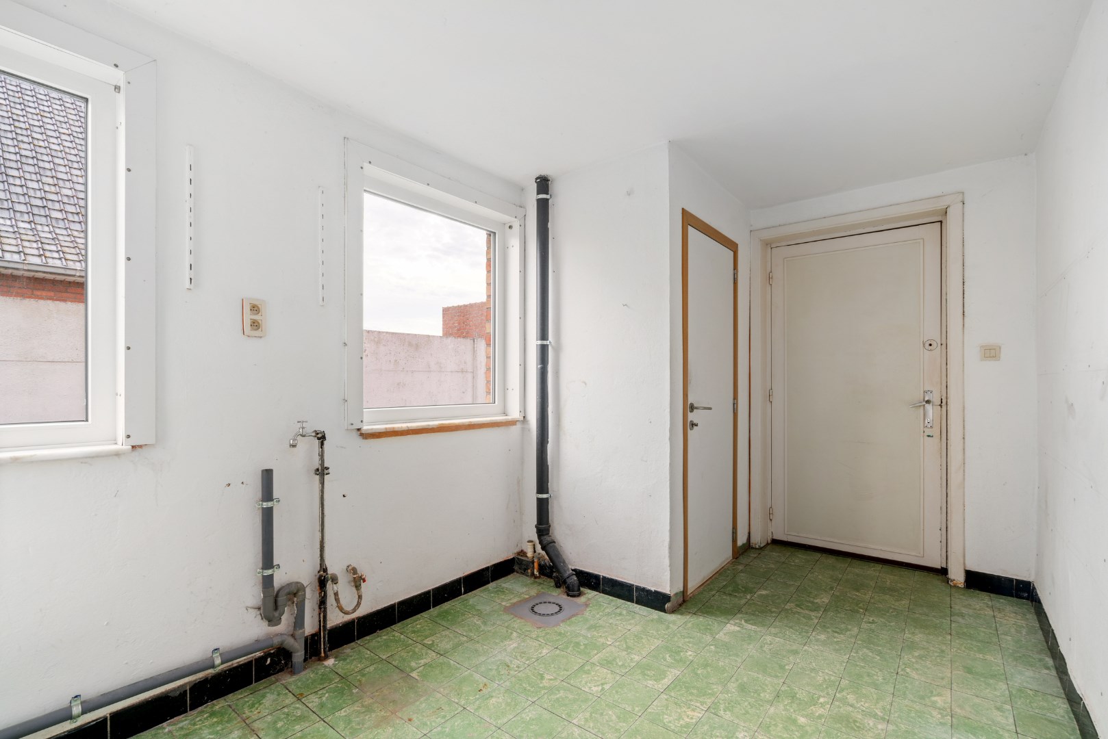Wasplaats met apart toilet