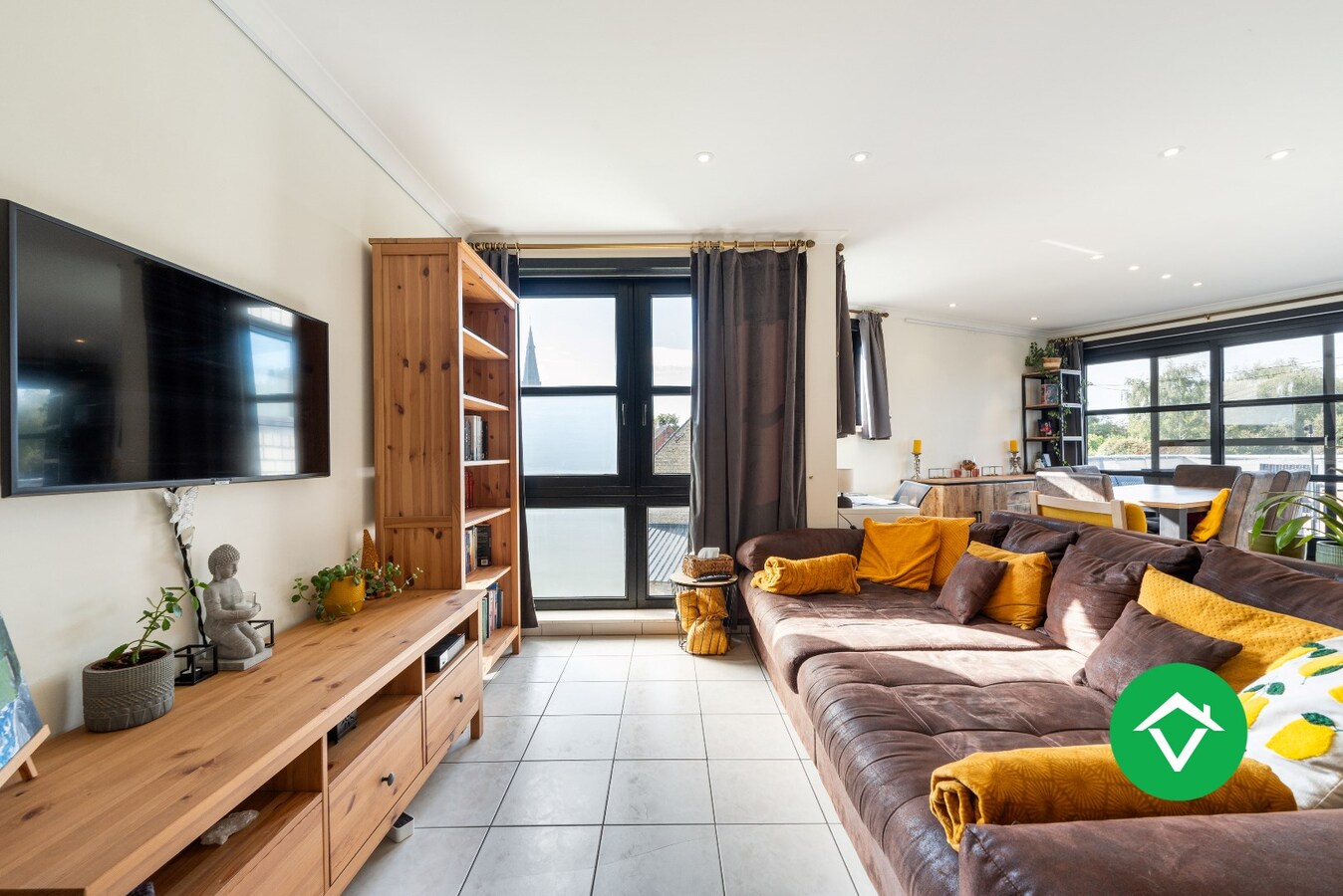 Instapklaar appartement met 3 slaapkamers en garage 