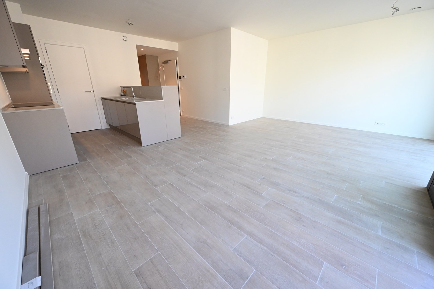 NIEUW - Magnifiek woonappartement aan de zonnekant van de Lippenslaan, op wandelafstand van het strand. 