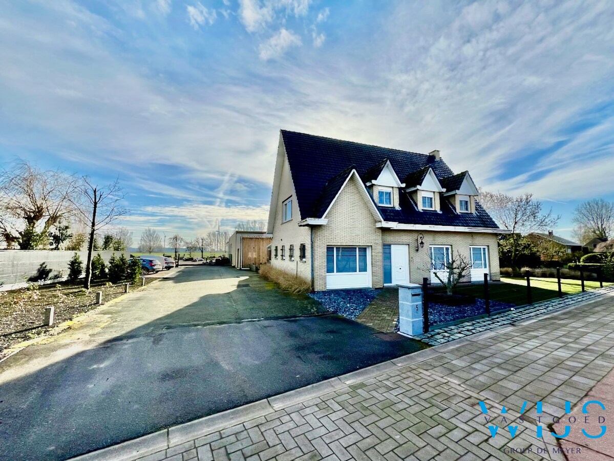 Instapklaar woonhuis met loods te centrum Ertvelde ! 
