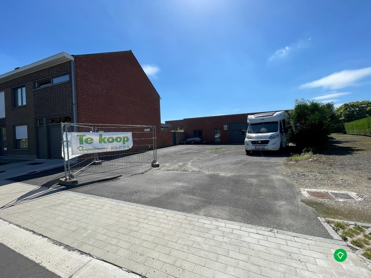 Opslagplaats op een perceel van 446 m&#178; te Gits 