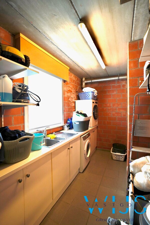 Prachtige recente woning in een zeer rustige wijk te Ertvelde ! 