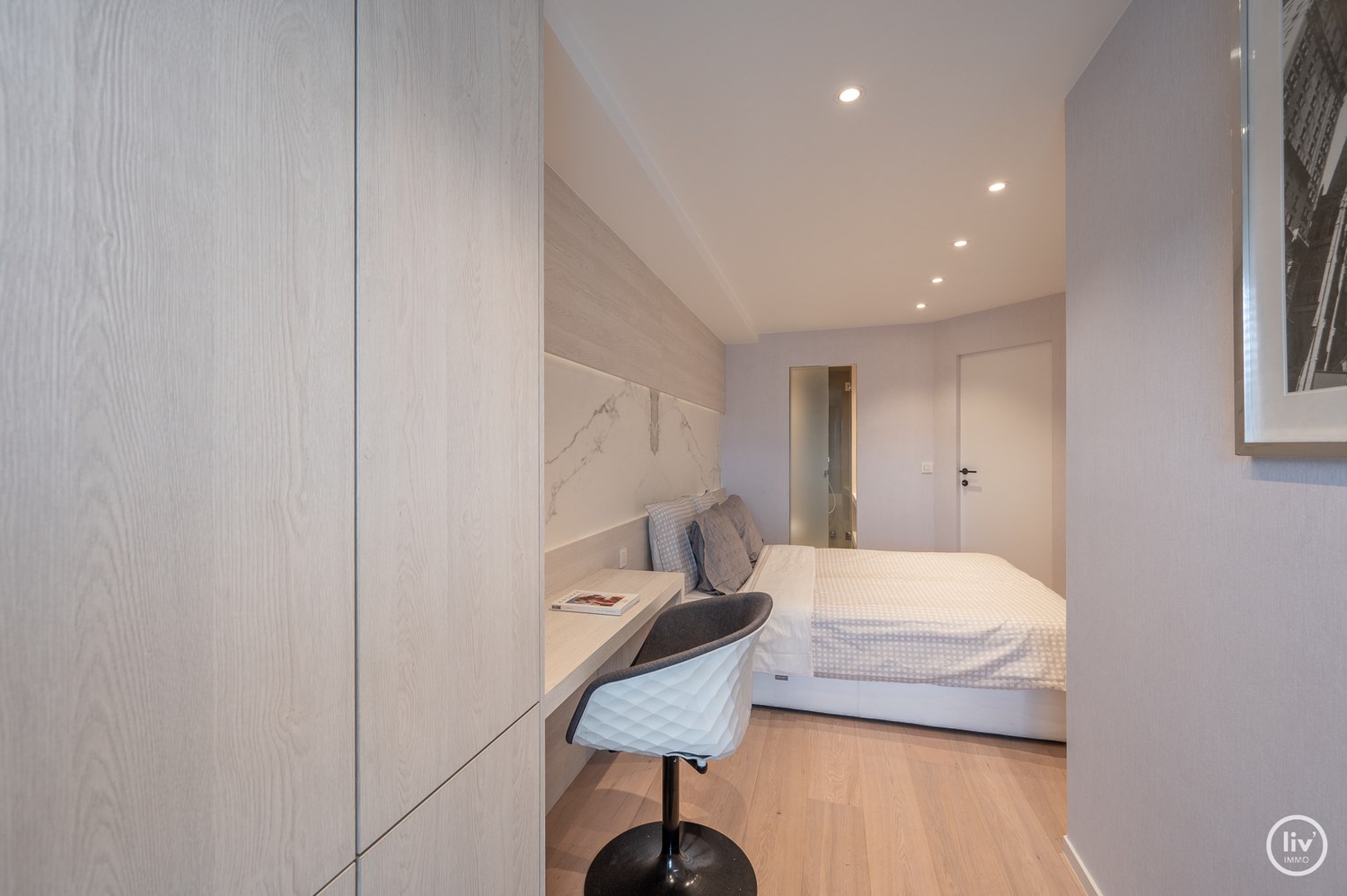 Appartement agr&#233;able et meubl&#233; avec 2 chambres &#224; coucher situ&#233; sur l&#39;avenue Lippens &#224; Knokke. 