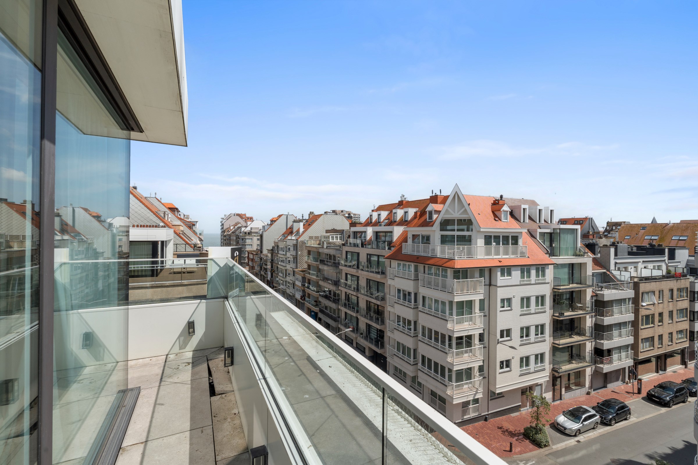 Luxueus duplex-hoekappartement, voorzien van alle comfort, nabij het Rubensplein (Mogelijkheid tot aankoop van een inpandige garage-staanplaats) 