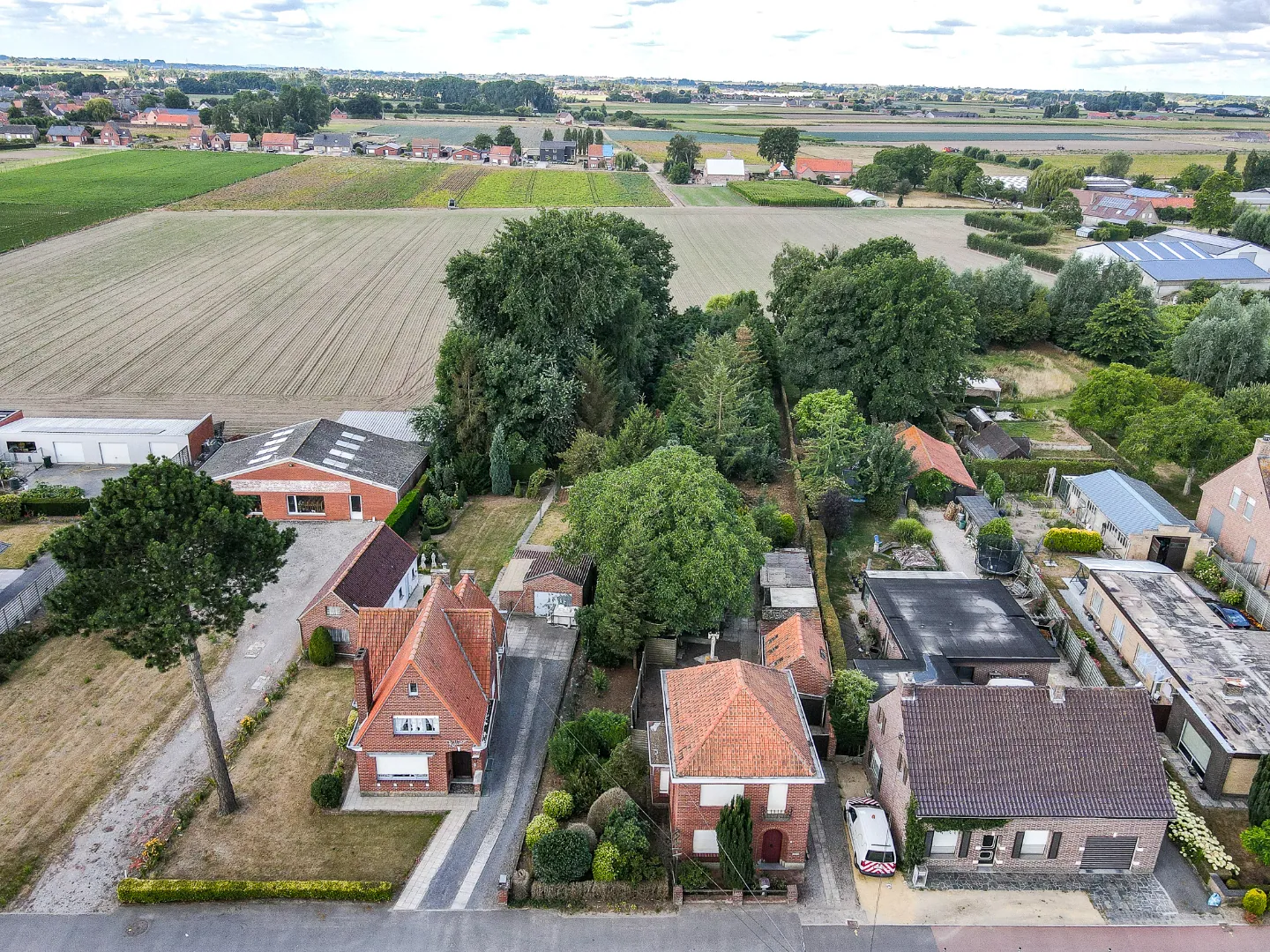 Te renoveren gezinswoning in Kortemark op ruime grondoppervlakte!