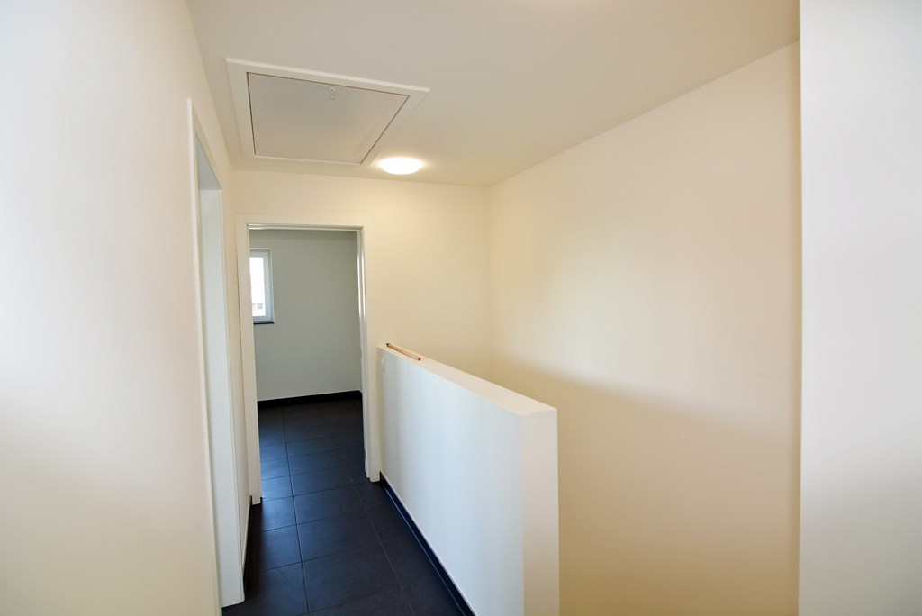 Halfvrijstaande nieuwbouwwoning met 3 slpks en dressing op perceel van 4a 88ca. 