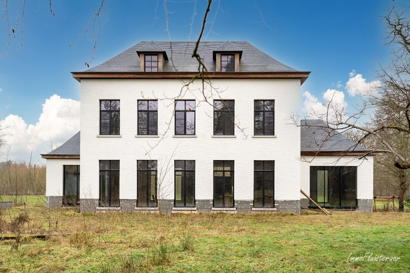 Uniek casco landhuis op een idyllische  locatie op ca. 8,26 ha te Diest 