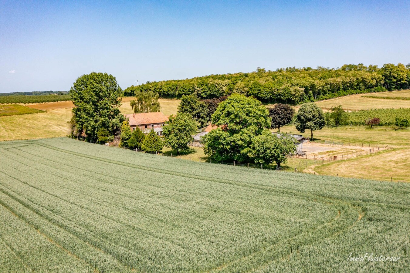 Landelijk gelegen te renoveren boerderij met bedrijfswoning op ca. 7,5ha te Tielt-Winge (Vlaams Brabant) 