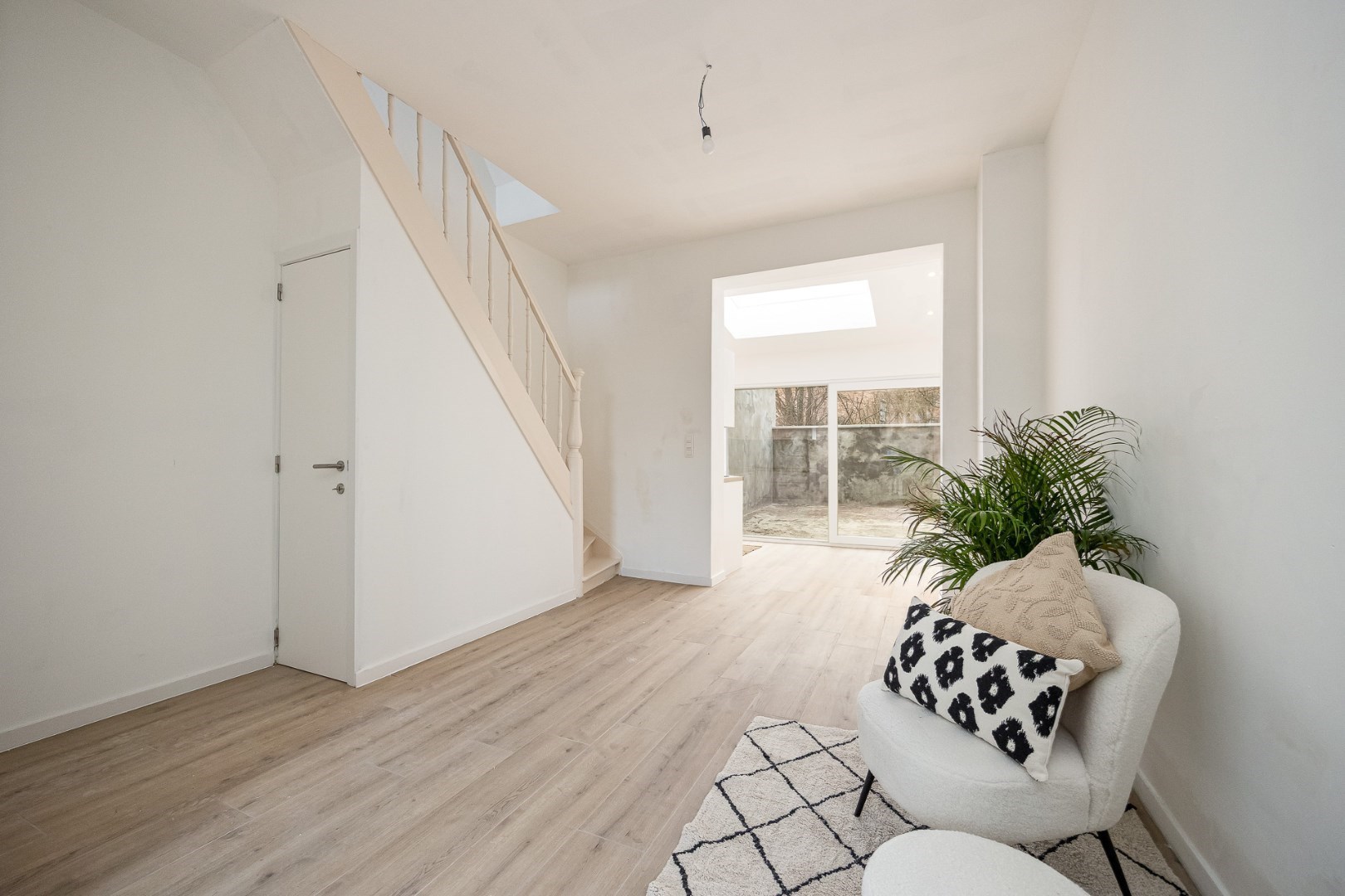 Gerenoveerde rijwoning met 3 slaapkamers 