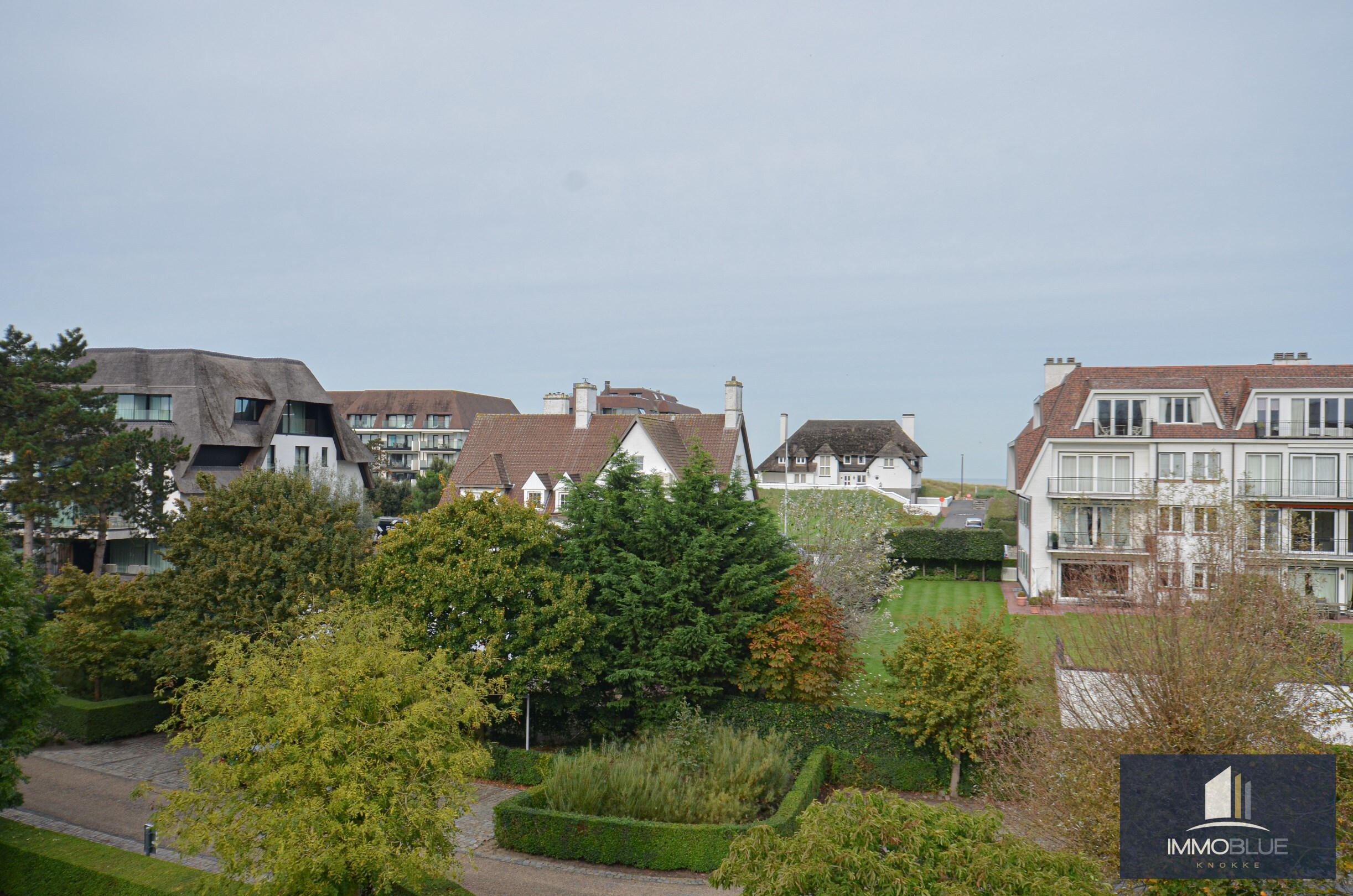 &quot;Sublime appartement d&#39;angle avec de spacieuses terrasses situ&#233; dans le prestigieux domaine Tennis Garden.&quot; 