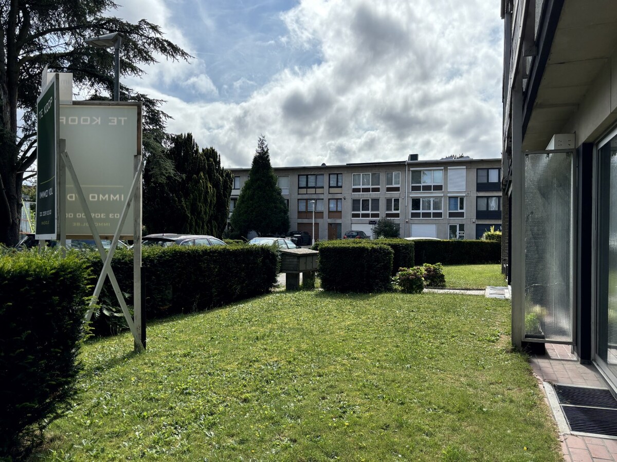 gelijkvloers appartement met 2 slaapkamers in mooie woonwijk 