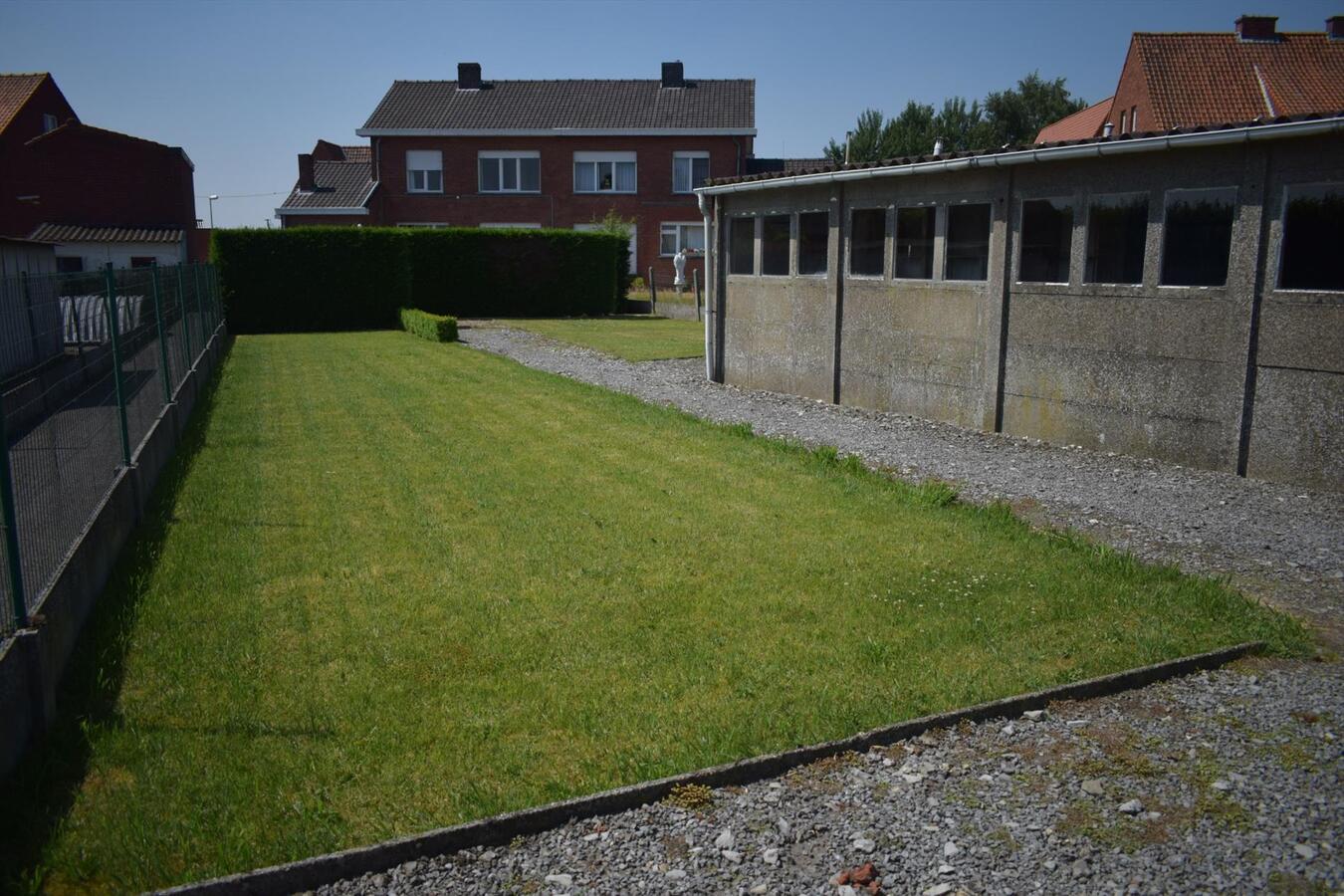 Half open bebouwing met drie slaapkamers 