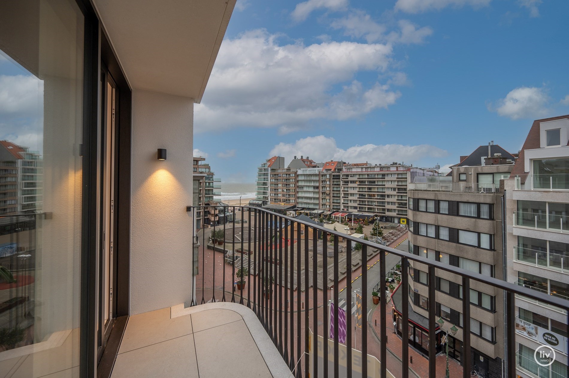 Appartement neuf enti&#232;rement fini avec des vues agr&#233;ables situ&#233; au centre de Knokke. 