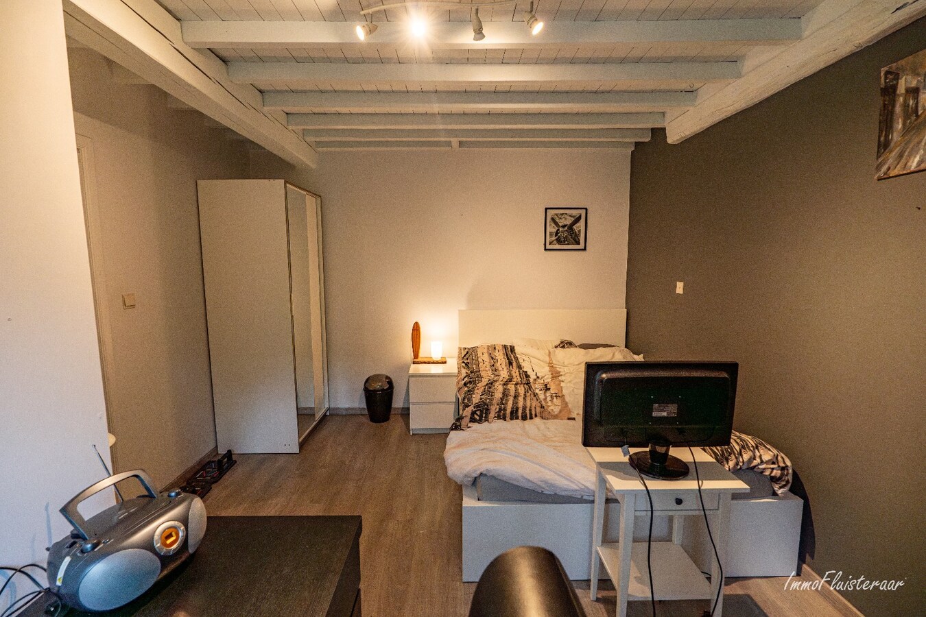 Ready-to-move-in house in a wooded area on approximately 24a in Keerbergen. 