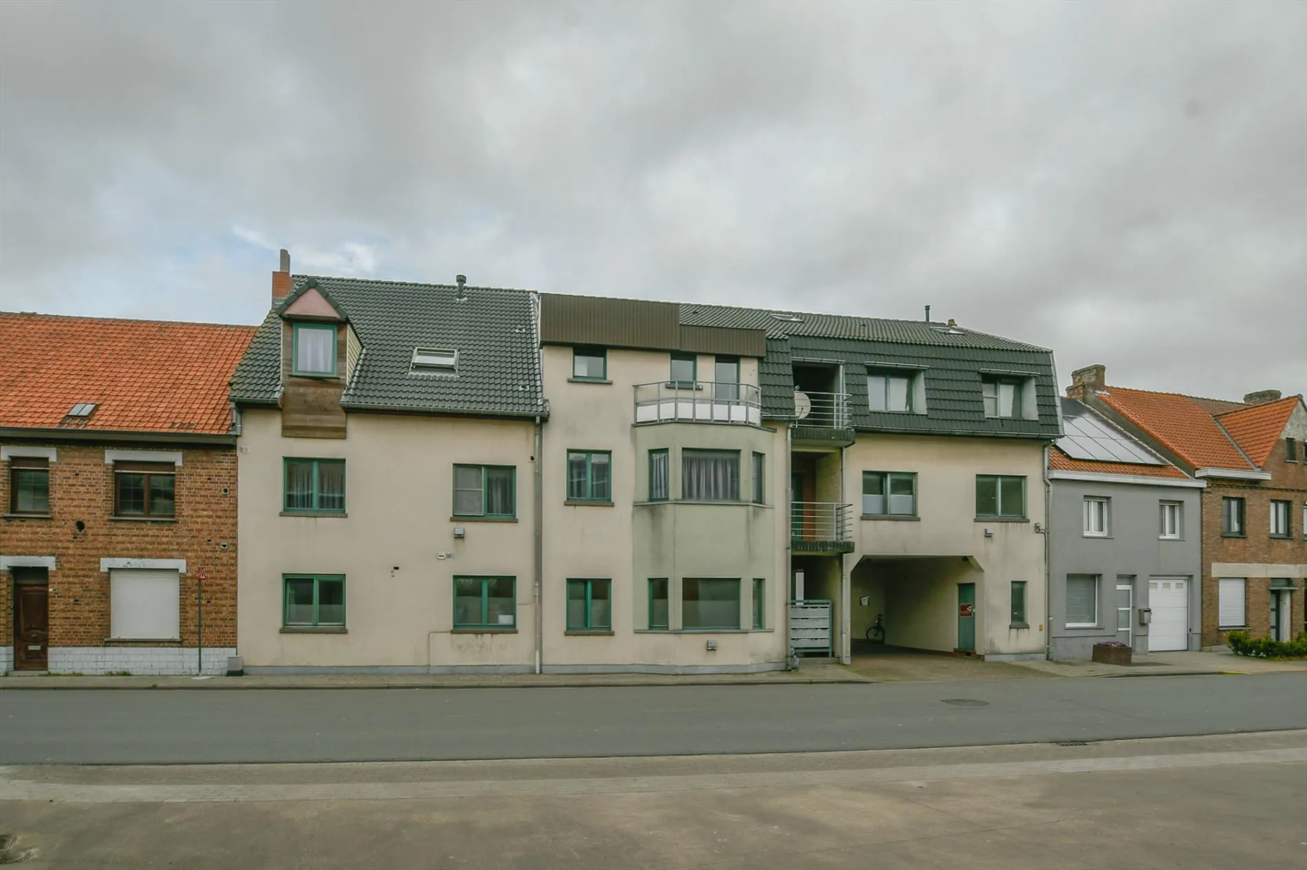 Opbrengsteigendom met 14 appartementen te Oudenburg
