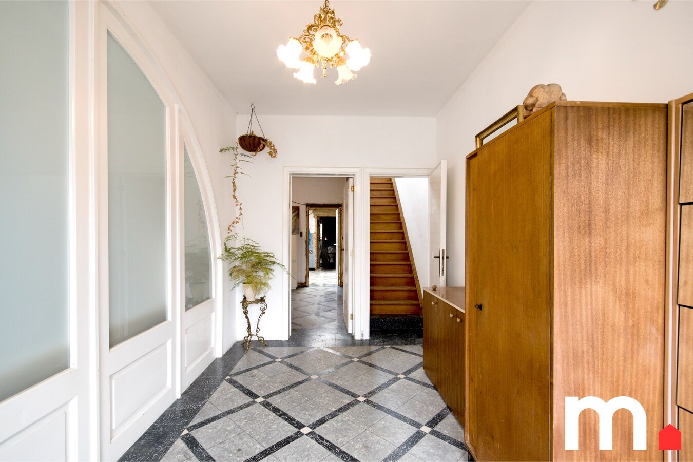 Te renoveren woning met potentieel nabij het centrum te Roeselare ! 