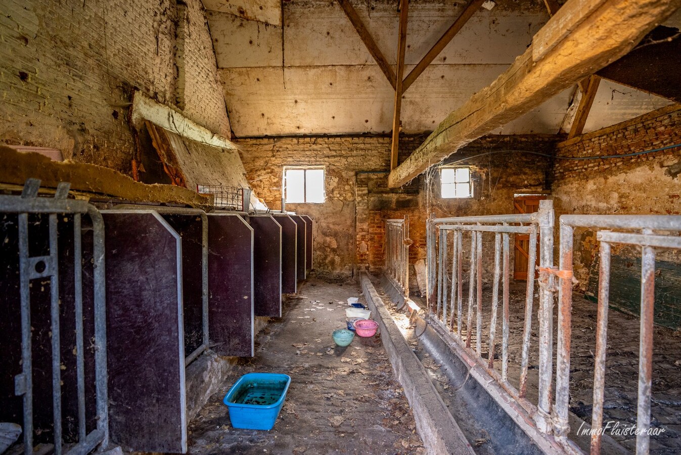 Idyllisch gelegen te renoveren hoeve te Deinze op ca. 6 ha 