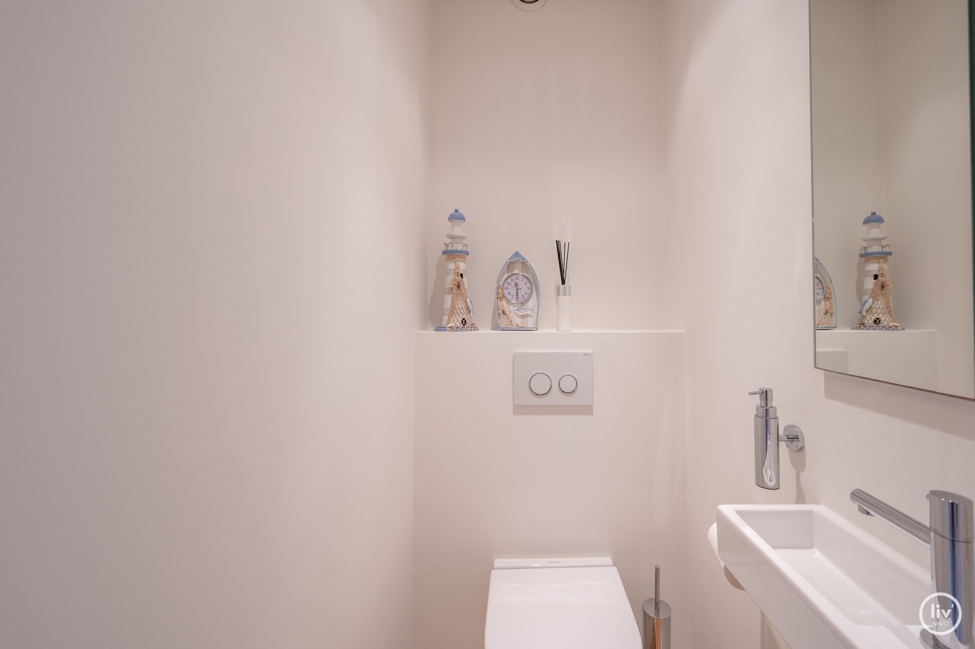 Appartement confortable et r&#233;nov&#233; de 2 chambres dans une rue adjacente &#224; l&#39;avenue Dumortier &#224; Knokke. 