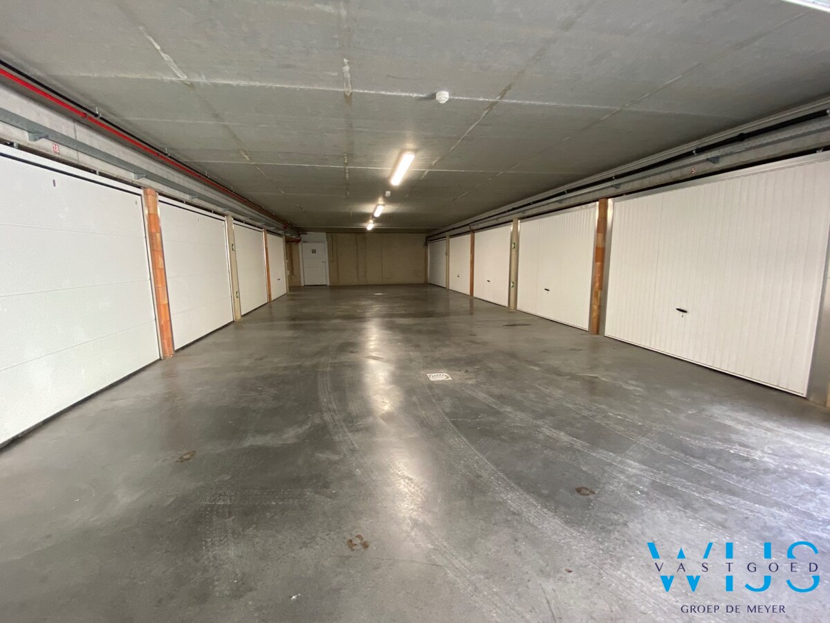 Instapklaar appartement met ruim zonneterras &amp; garage te Evergem ! 