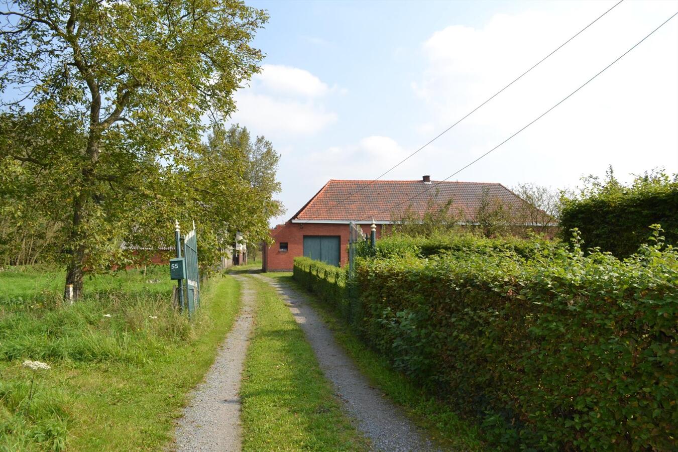 Te renoveren hoeve op een unieke locatie op ca. 1,6Ha te Bornem 