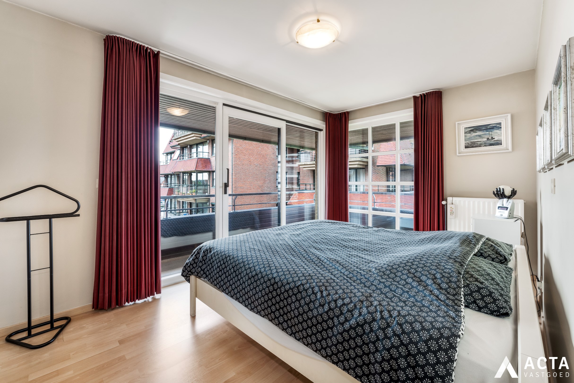 Instapklaar appartement met twee slaapkamers in Mariakerke 