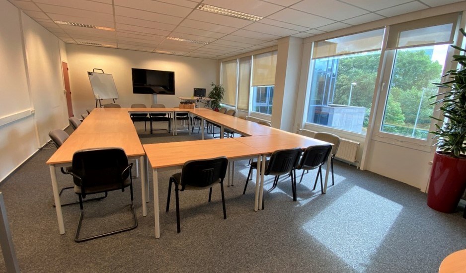 Kantoren te huur aan R4/E40 in Portalis gebouw in Zwijnaarde