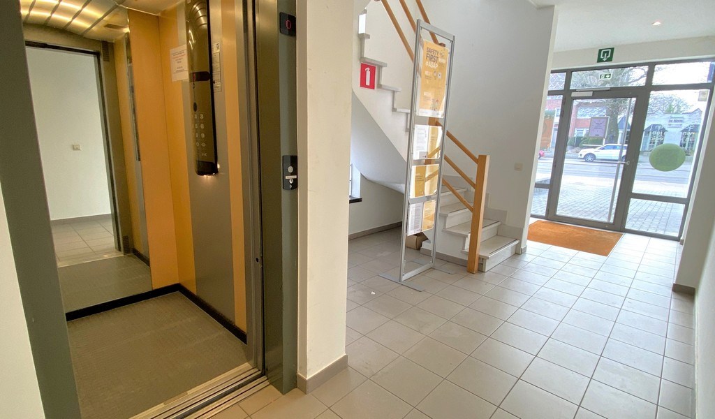Commercieel gelegen kantoorruimte te huur in Aalst