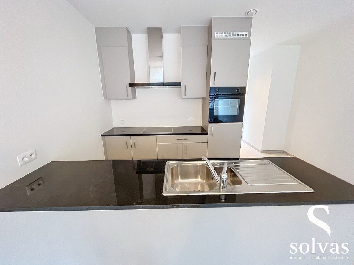 Nieuw appartement met 2 slaapkamers in Aalter, standaard afwerking, bouwjaar 2022, 95.82m&#178; bewoonbare oppervlakte, 1 badkamer 
