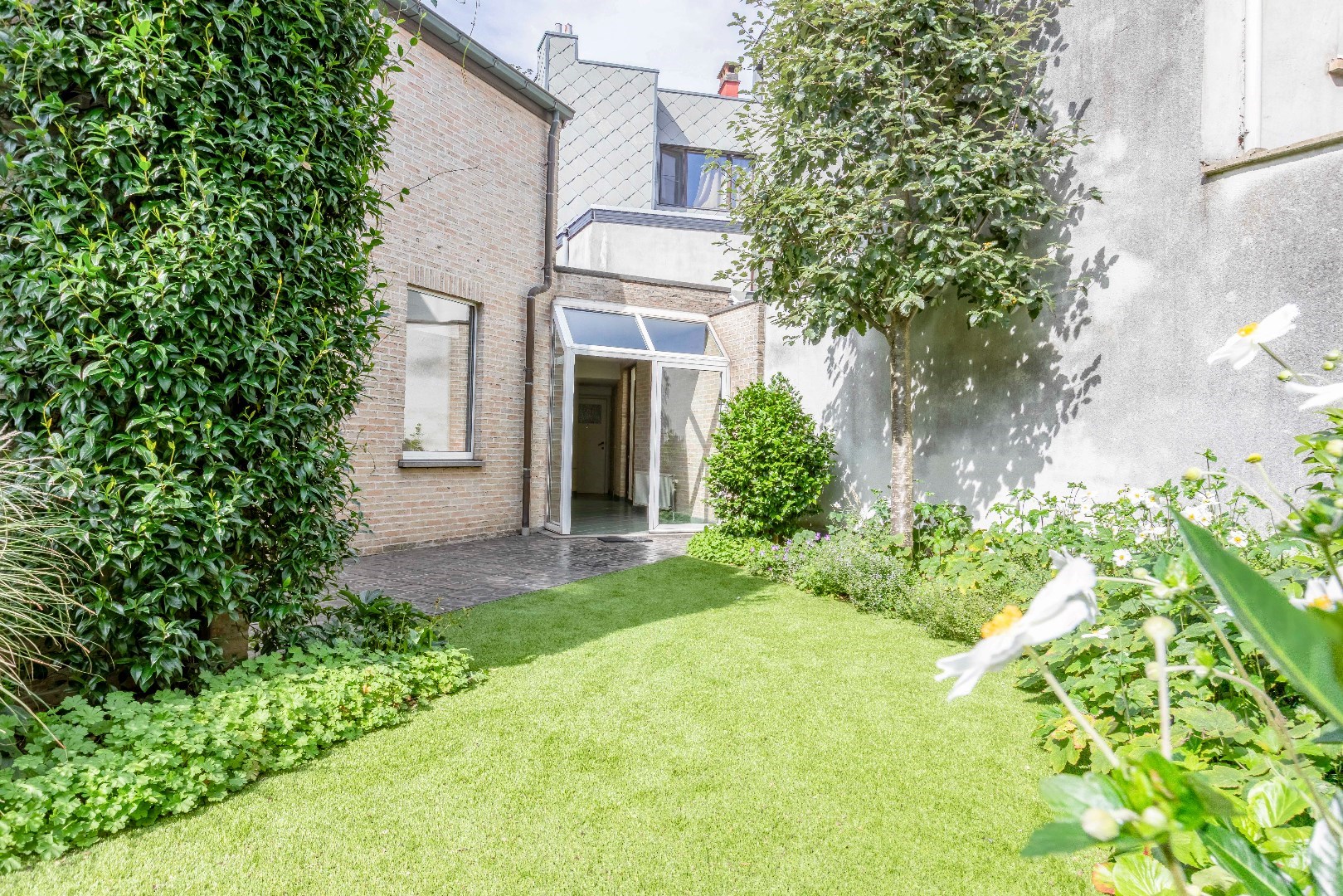 VERHUURD ! Ruime woning met tuin en dubbele garage in Gent - ideale woning voor cohousing 