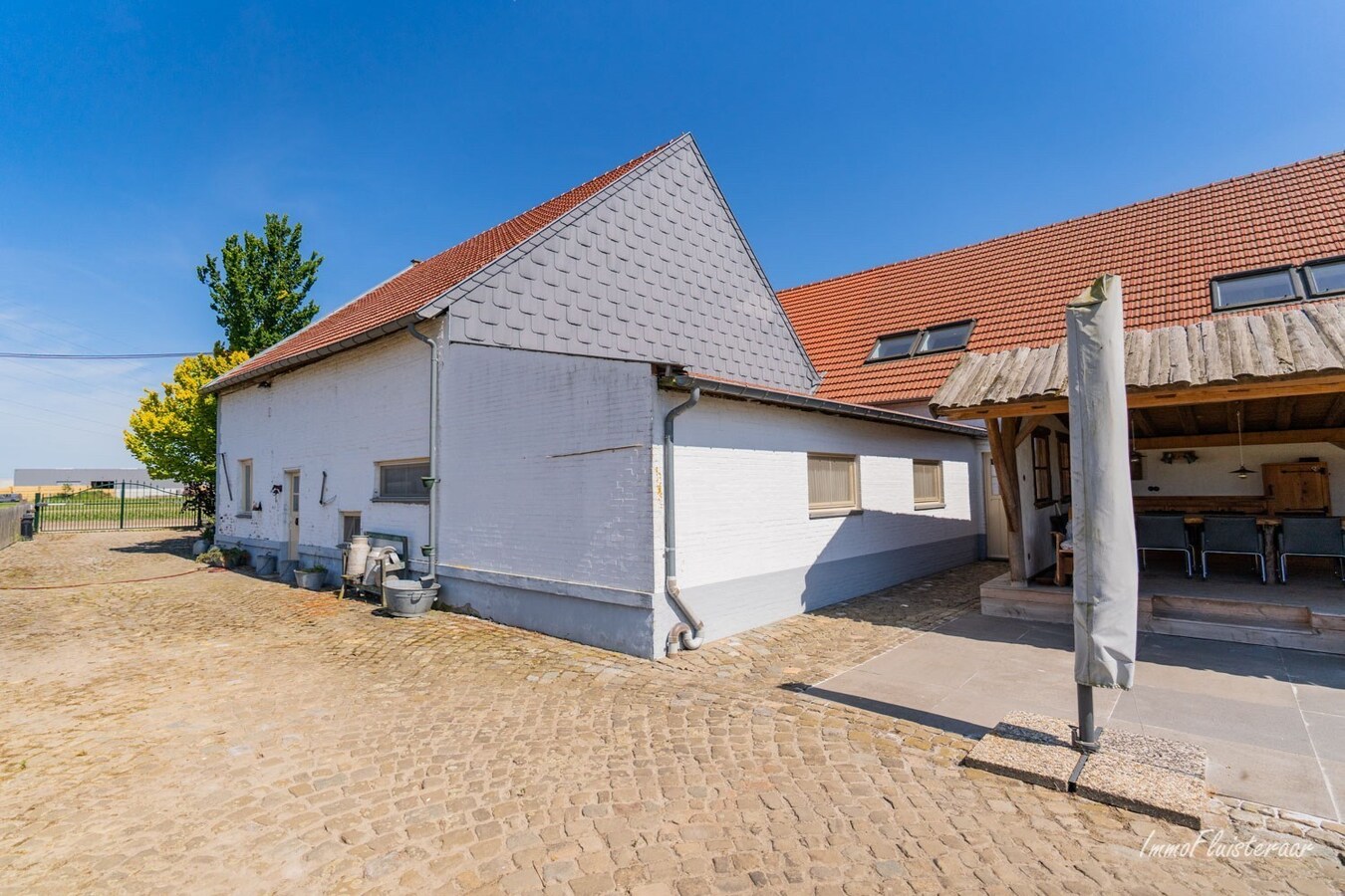 Charmante hoeve met b&amp;b/vakantiewoning en paardenstallen op ca. 67 are te Kinrooi 