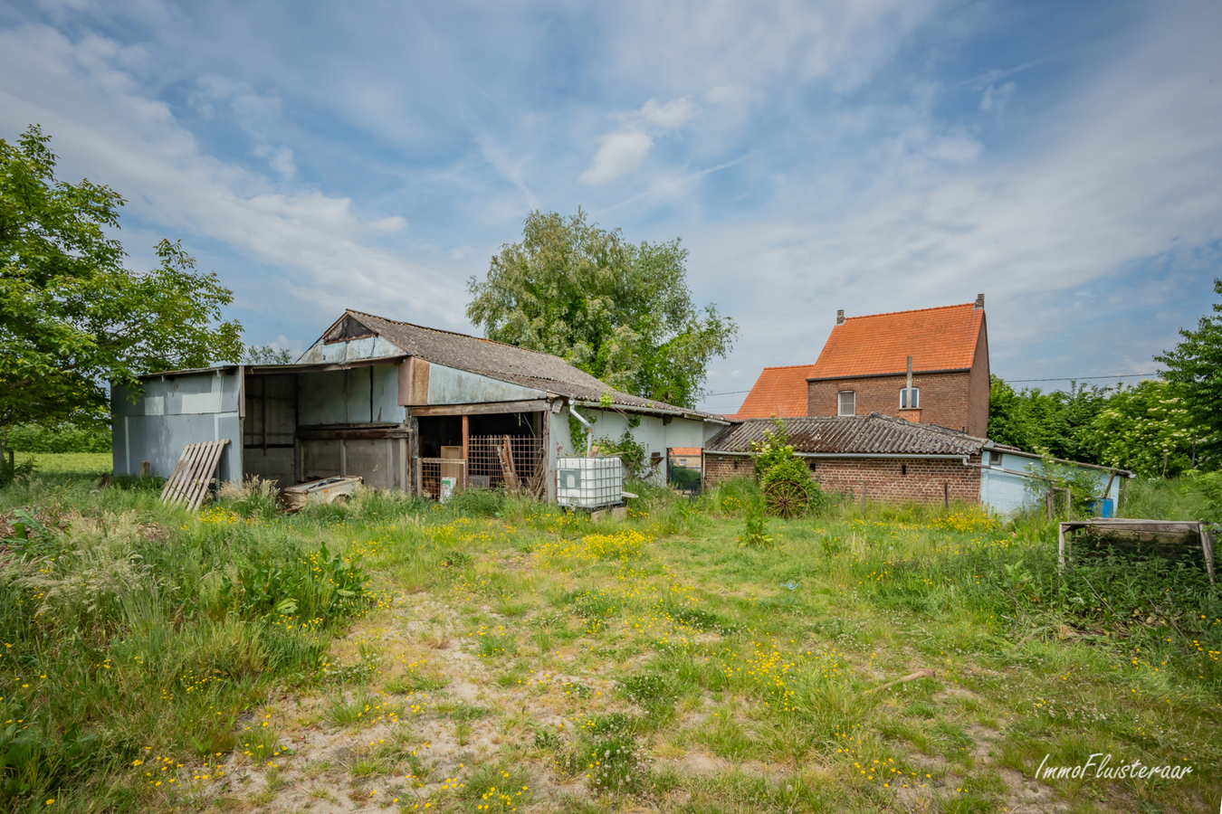 Te renoveren woning met aanhorigheden en weiland op ca. 80a te Kortenaken (Vlaams-Brabant) 