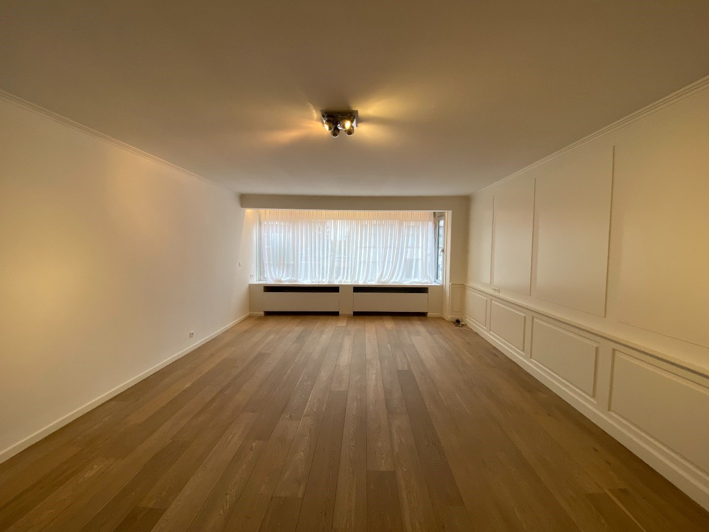 Centraal gelegen appartement met 2 slaapkamers, balkon en garage! 