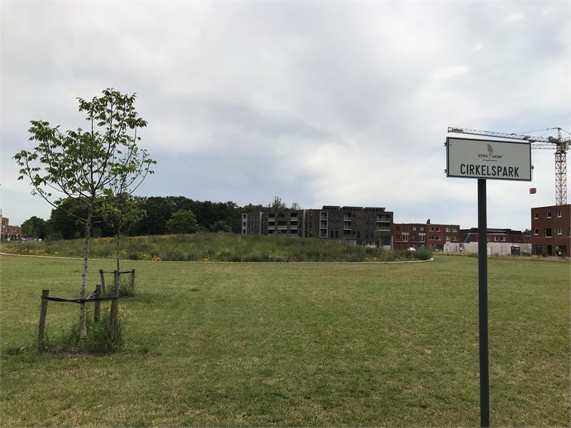 Rijhuis in groene omgeving Sint-Amandsberg 