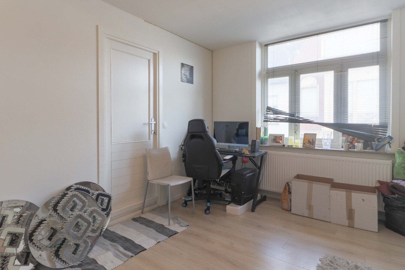 Instapklaar &#233;&#233;n slaapkamer appartement te Kortrijk met terras 