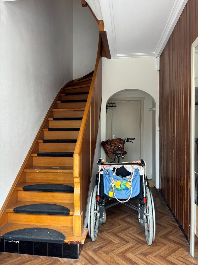 Woning in het centrum van Sint-Antonius op een perceel van 210 m&#178; met Zuid-tuin en ruime berging ca 30 m&#178; 